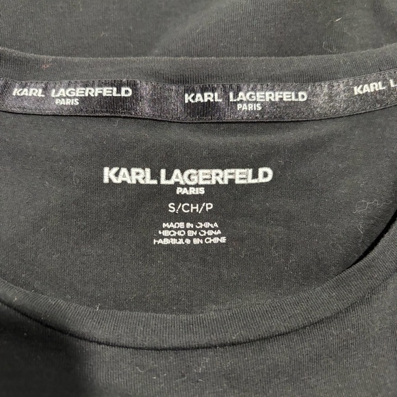 2/$40 Karl Lagerfeld Paris Black Short Sleeve T-Shirt with Daisy Accents Floral - Picture 5 of 7